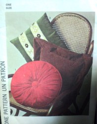7734 1976 14'' ROUND PILLOW COVER, 2 SQUARE PILLOW COVERS PATTERN